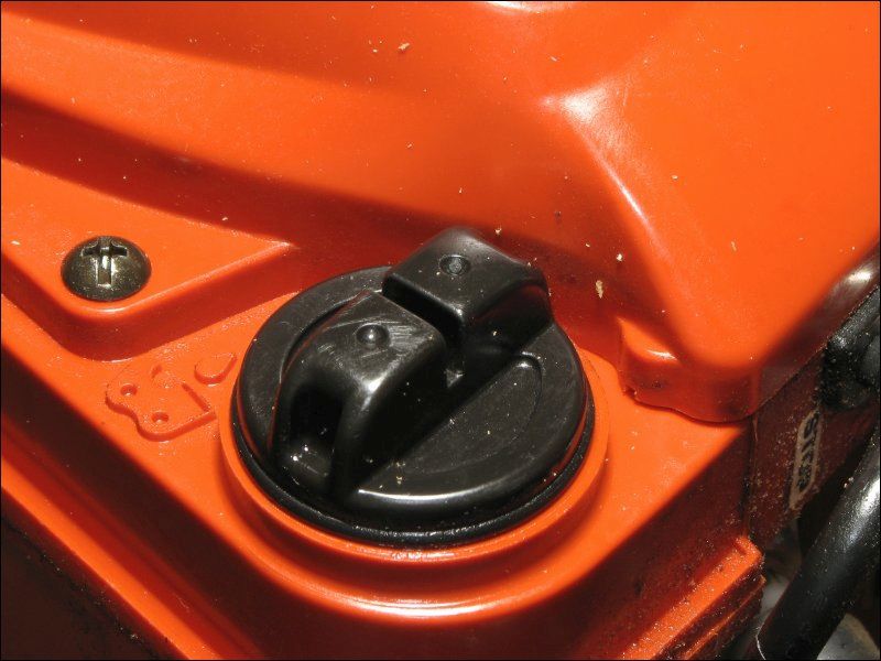 chainsaw bar oil filler cap